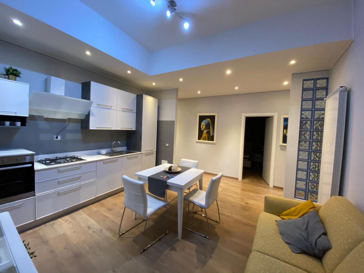 Marina Apartment & Suite Verbania Bagian luar foto