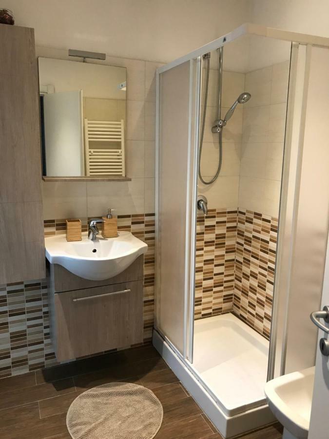 Marina Apartment & Suite Verbania Bagian luar foto