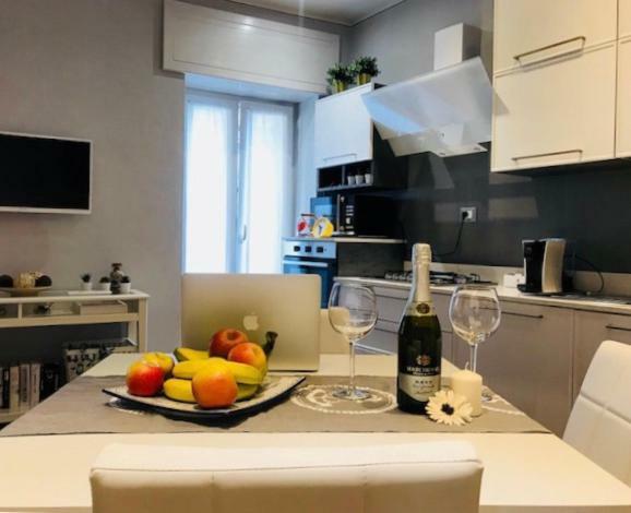 Marina Apartment & Suite Verbania Bagian luar foto