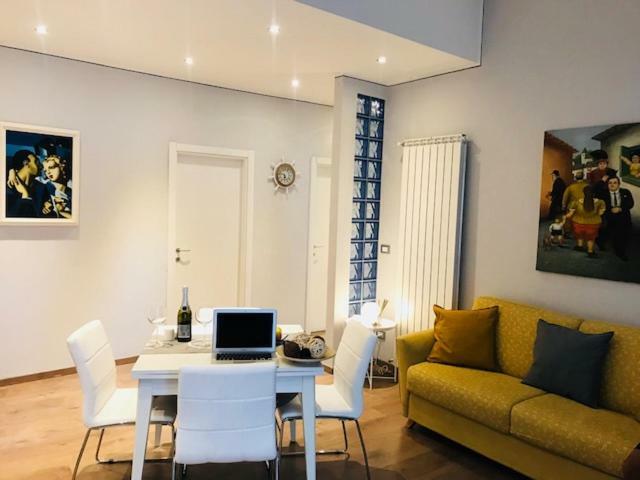 Marina Apartment & Suite Verbania Bagian luar foto